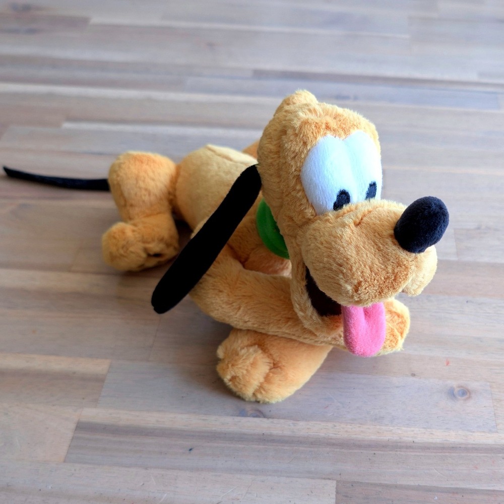 Walt Disney World Pluto Plush Stuffed Animal Dog 10 inch Green Collar Yellow
